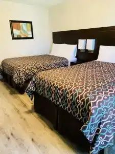 Deluxe Inn - 40