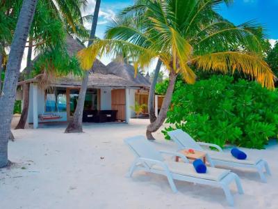 Angaga Island and Spa - 33