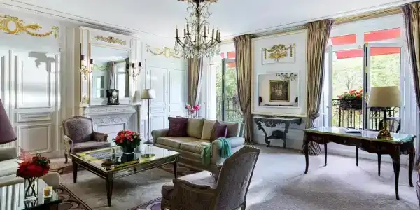 Hôtel Plaza Athénée - Dorchester Collection - 105