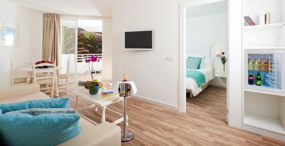 Fergus Style Cala Blanca Suites - 49
