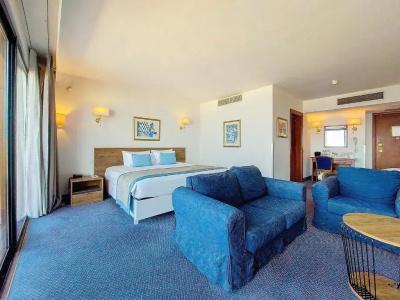Golden Tulip Vivaldi - 73