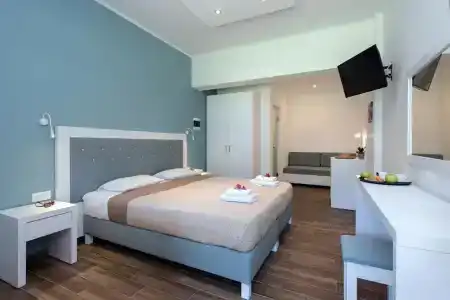 Anita - 6