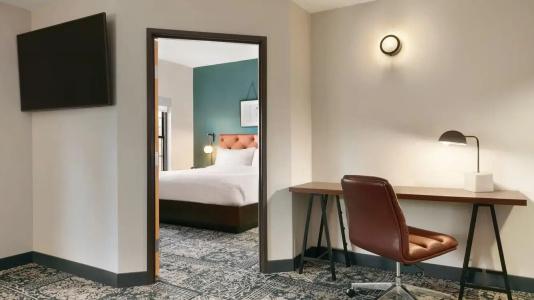 Four Points by Sheraton Arena - 41