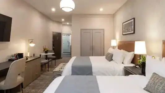 Broadway Plaza - 106