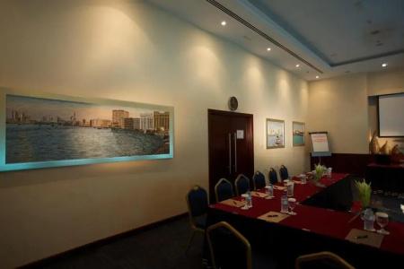 Tamani Marina & - 30