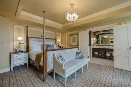 The Jefferson - 32