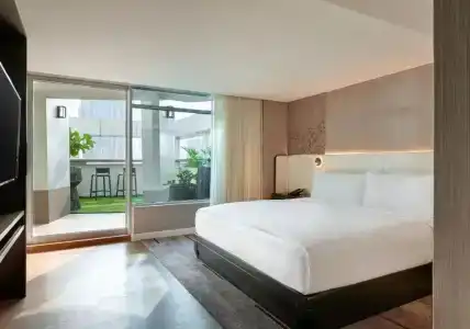DoubleTree by Hilton Bangkok Ploenchit - 55