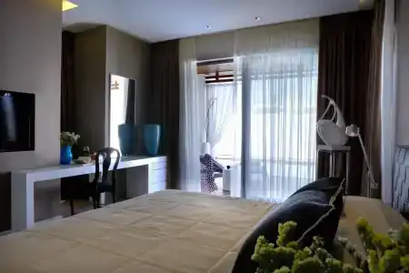 Pelagos Suites & Spa - 11