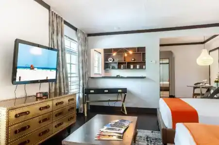 Lincoln Arms Suites - 45