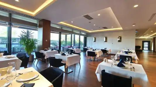 Hampton by Hilton Samsun - 8