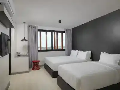 Prime Town - Posh & Port Phuket - 64