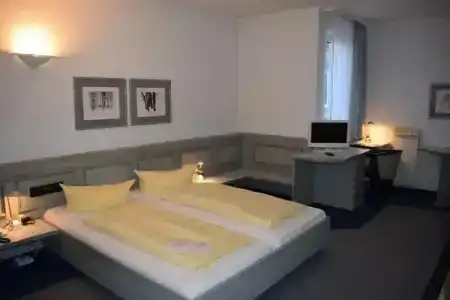 Avenue - 33