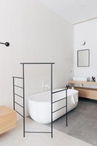 Plácido y Grata - 53