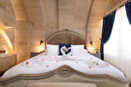 Elysion Cave Suites - 42