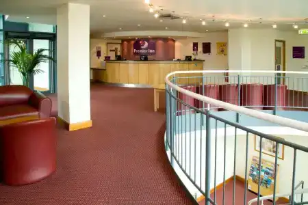 Premier Inn Wimbledon South - 1