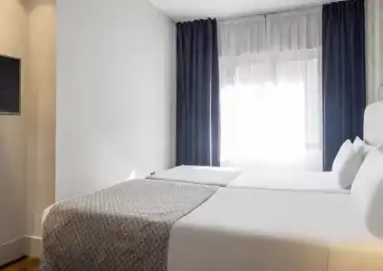 Ilunion Suites Madrid - 34