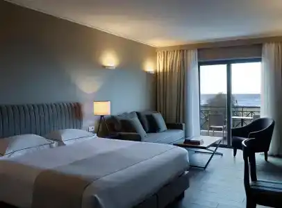 Pelagos Suites & Spa - 8