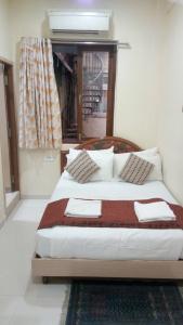 Bentley Marine Drive - 21