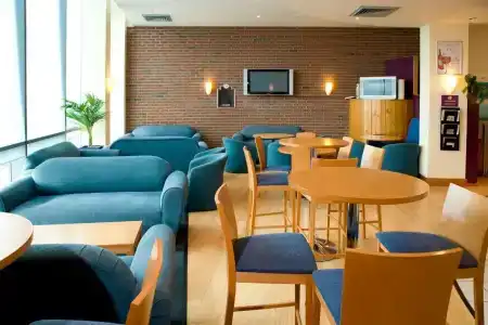 Premier Inn Wimbledon South - 16