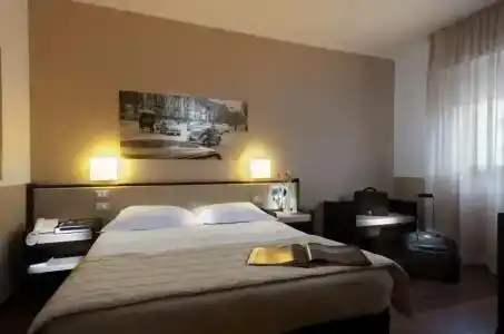 Astoria Palace - 7