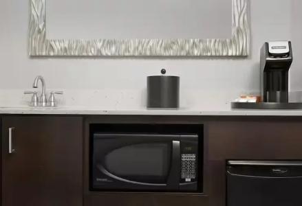 Hampton Inn & Suites/East - 30