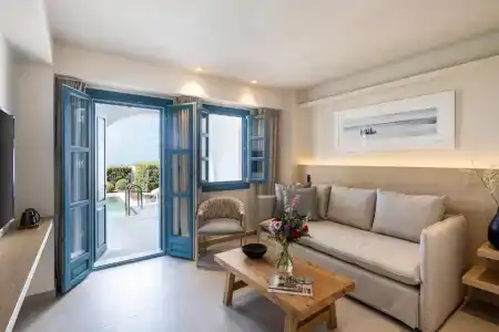 Aeifos Boutique - 75