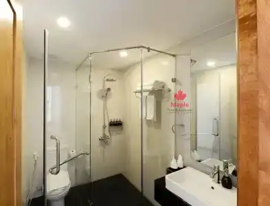 Maple & Apartment - 123