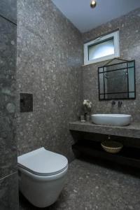 Dias Studios & Suites - 22
