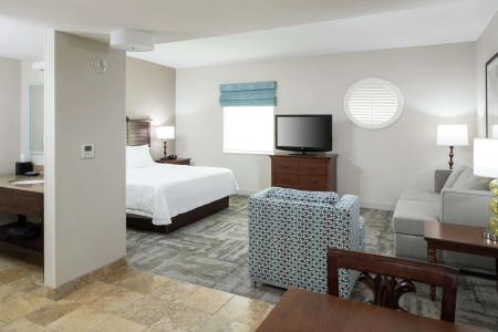 Hampton Inn - 4