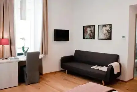 Giuturna Boutique - 38