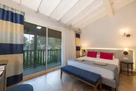 Crystal Flora Beach Resort - Ultimate All Inclusive - 8