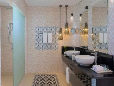 Mercure Maldives Kooddoo Resort - 41