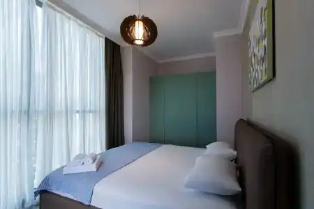 Season Suite Apart - 51