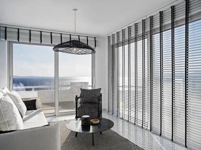 Kouros & Suites - 100