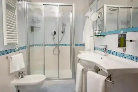 Aqua - 20