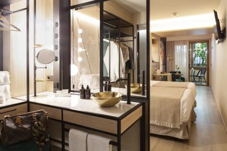 Nivia Born Boutique - 42