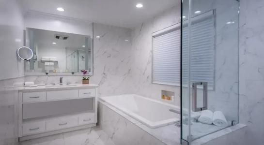 Beverly Hills Plaza & Spa - 32