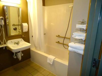 Super 8 by Wyndham - 20