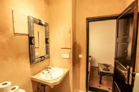 Riad Nakhla - 39
