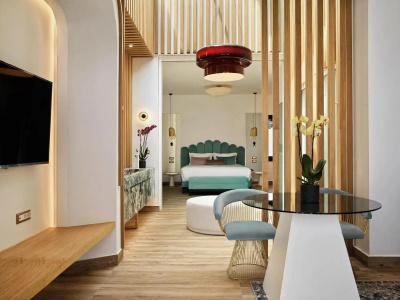 Cresanto Luxury Suites - 113