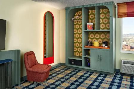 The Curtis- a Doubletree By Hilton - 11