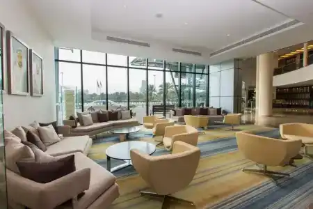 Holiday Inn Abu Dhabi, An Ihg - 9