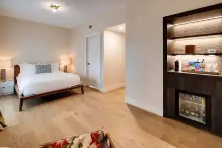 The Savoy & Beach Club - 9