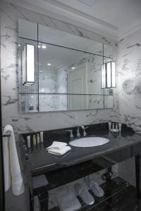 Boutique La Roche - 54
