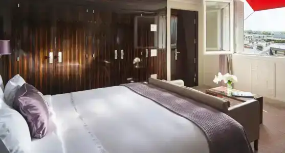 Hôtel Plaza Athénée - Dorchester Collection - 85