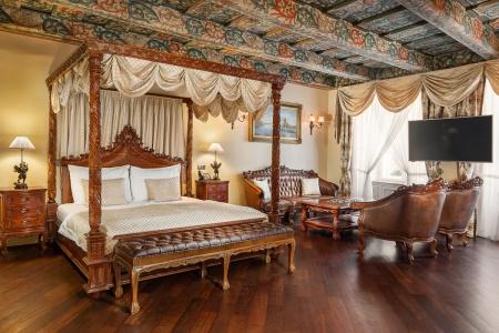 Iron Gate & Suites - 64