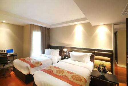 Amora Neoluxe Suites - 1