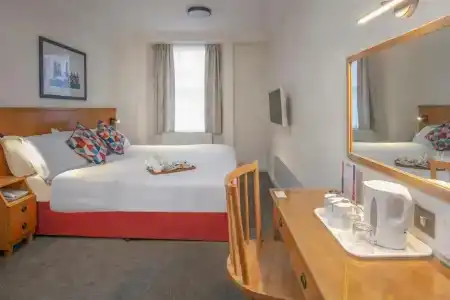 Queensway, Sure Collection by Best Western - 5
