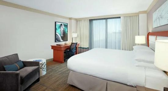 DoubleTree by Hilton Miami Airport & Convention Center - 41