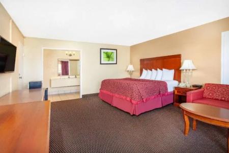 Days Inn by Wyndham Orlando Downtown - 17